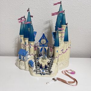 Vintage Trendmasters Cinderella Star Castle w/ 10 Figures + Key 1996 NOT WORKING